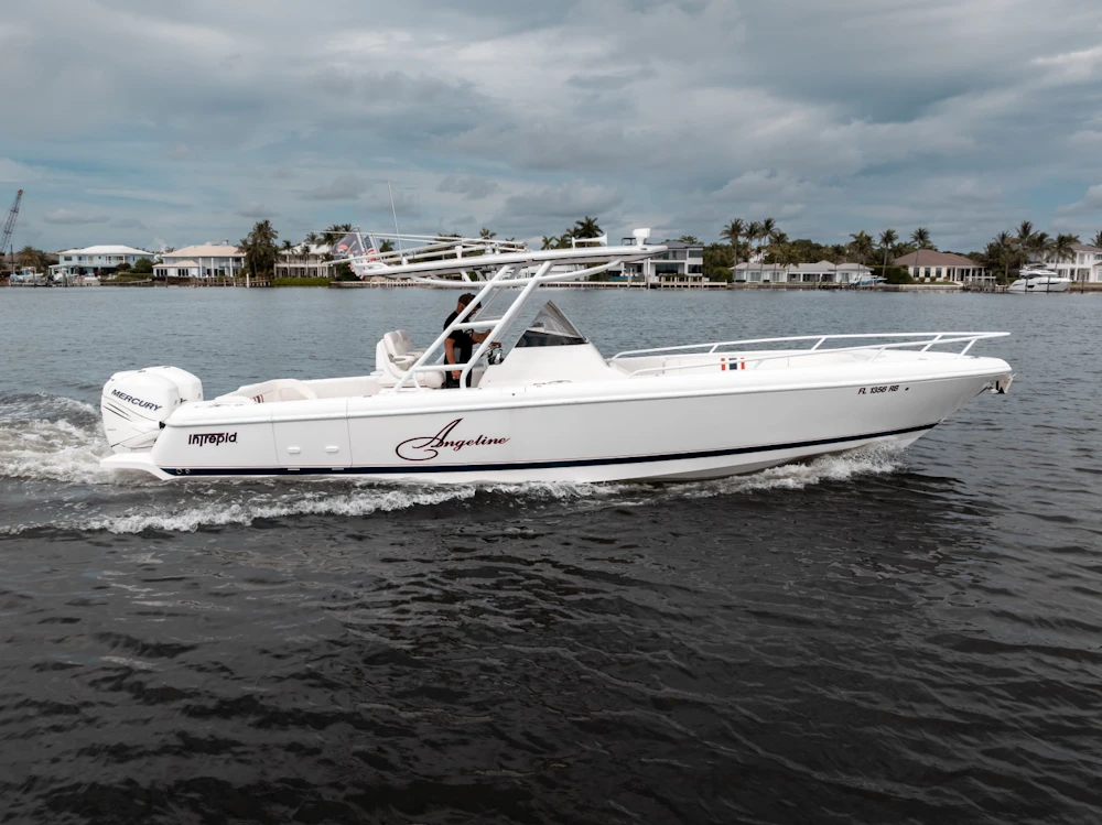 Intrepid 327CC Yacht For Sale