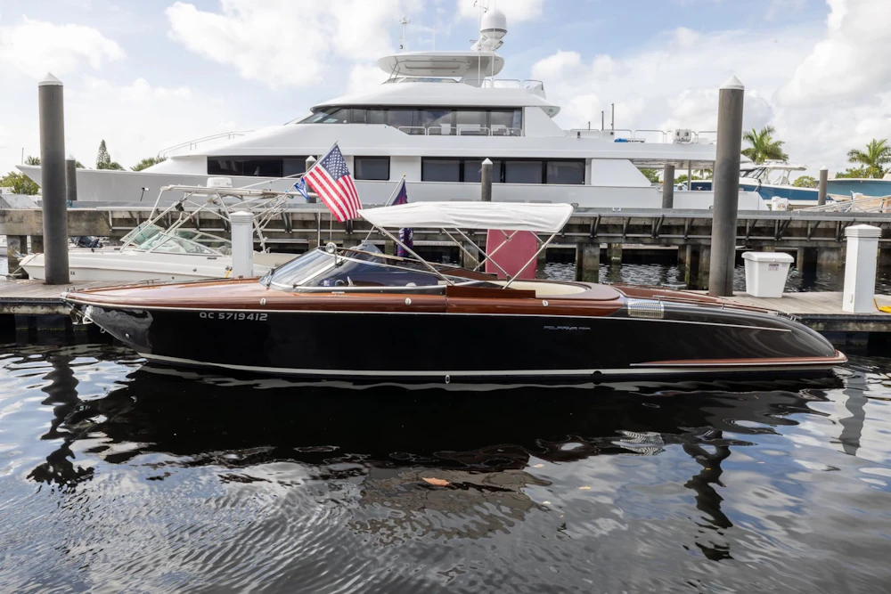 Riva 33' Aquariva Super Yacht For Sale