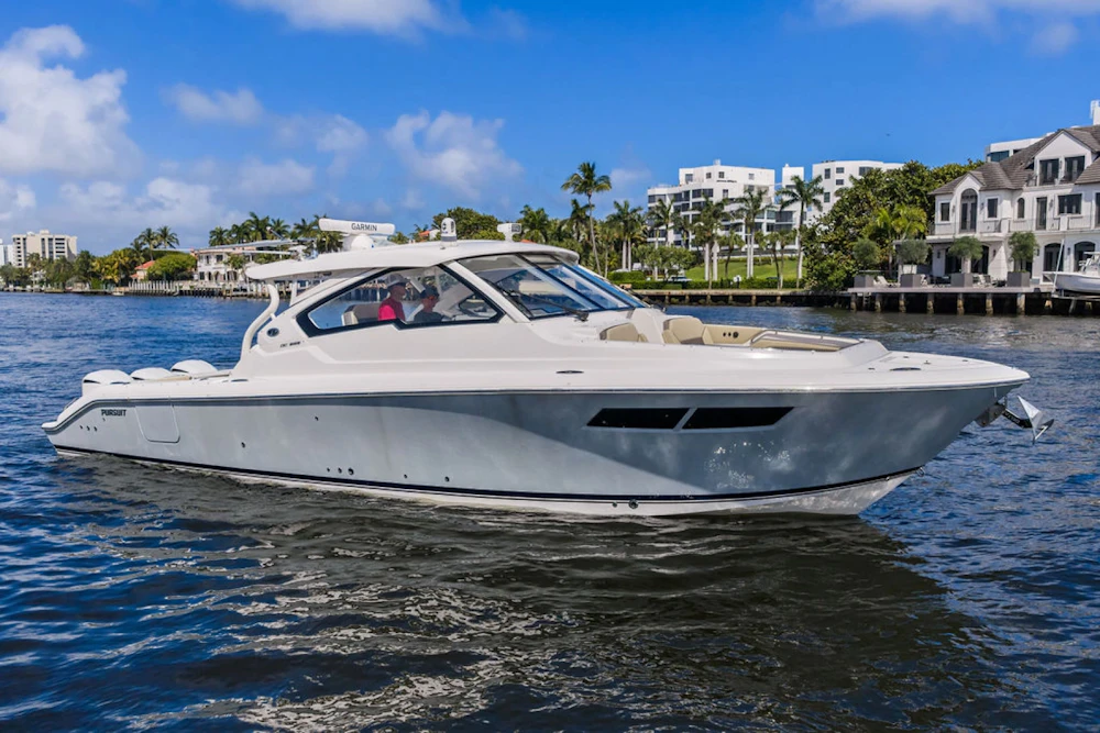 Pursuit 365 DC Yacht For Sale