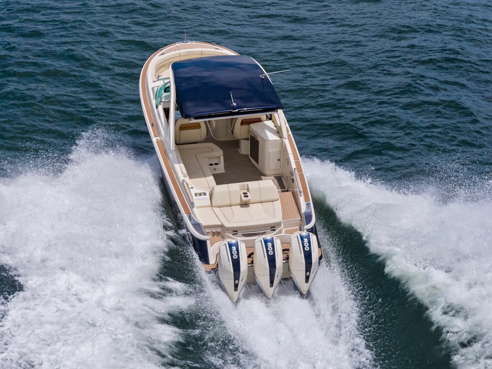Chris-Craft Launch 35 GT Yacht For Sale