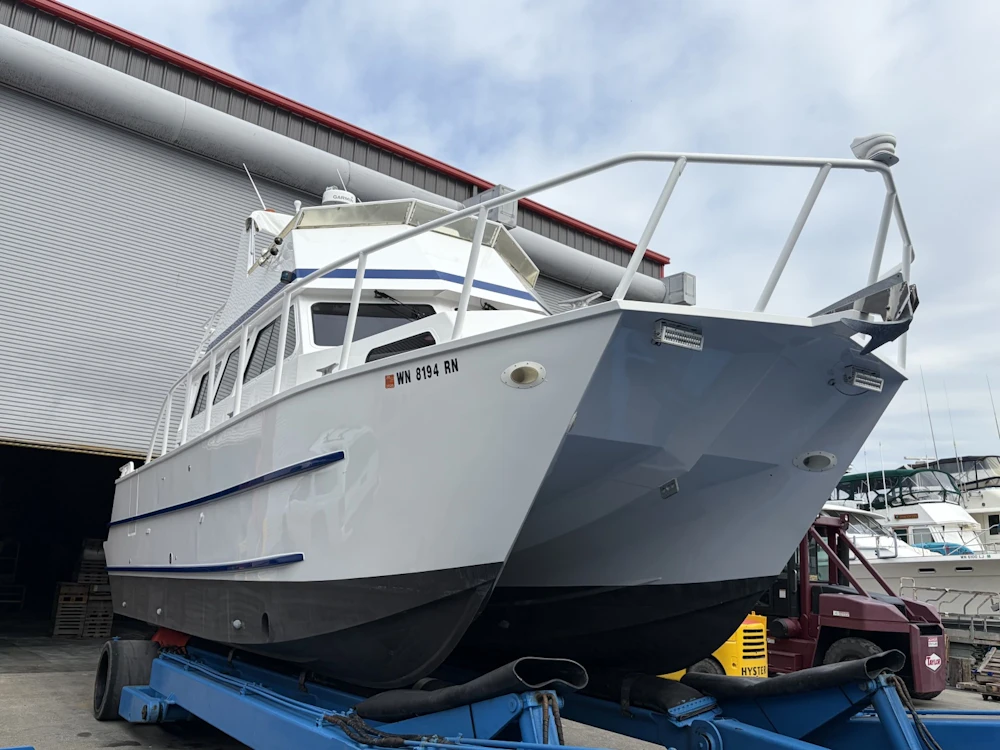 Custom Power Cat 40 Yacht For Sale