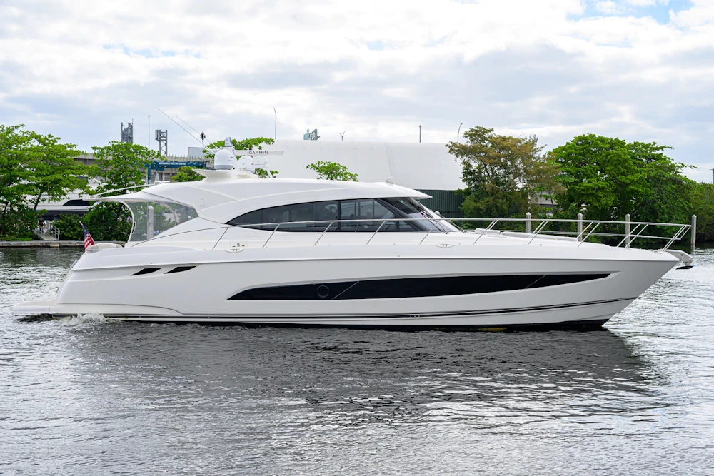 Riviera 5400 Sport Yacht Yacht For Sale