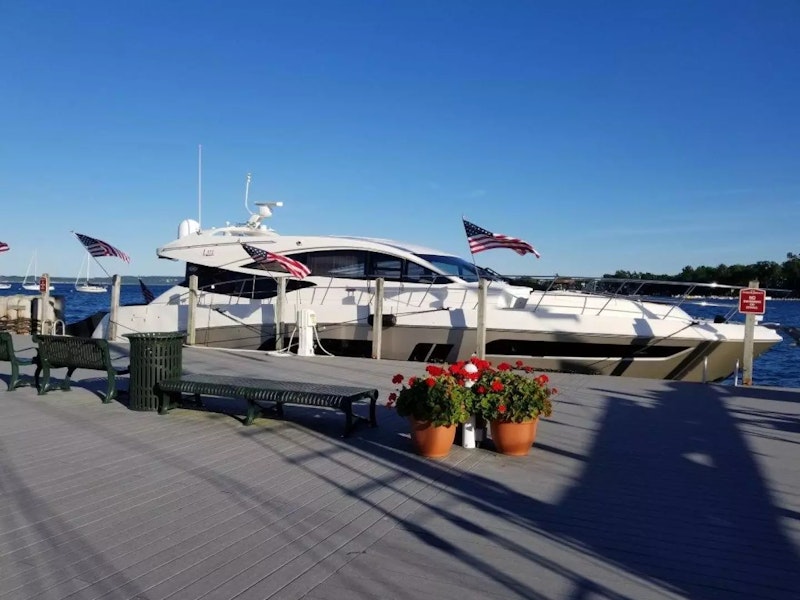 Picture Of: 65' Sea Ray L65 Sundancer 2015 Yacht For Sale | 2 of 25