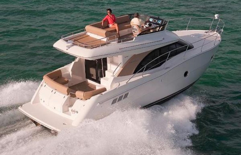 Picture Of: 35' Carver C34 2013 Yacht For Sale | 2 of 27