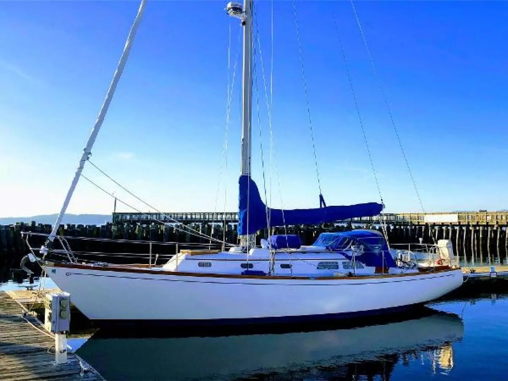 Hinckley 38 Yacht For Sale