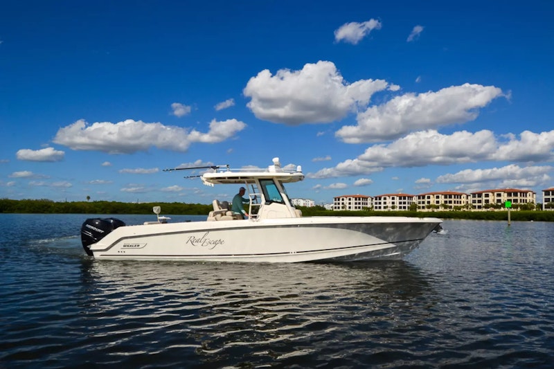 Picture Of: 33' Boston Whaler 330 Outrage 2016 Yacht For Sale | 1 of 72