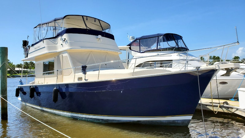 Picture Of: 43' Mainship 430 Sedan 2006 Yacht For Sale | 1 of 59