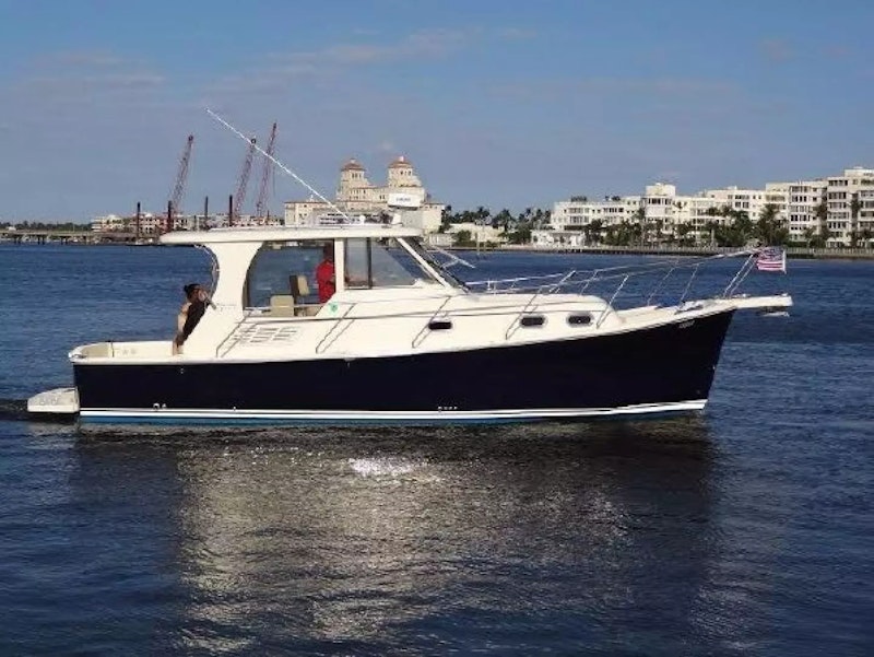 Picture Of: 31' Mainship Pilot 31 2009 Yacht For Sale | 1 of 17