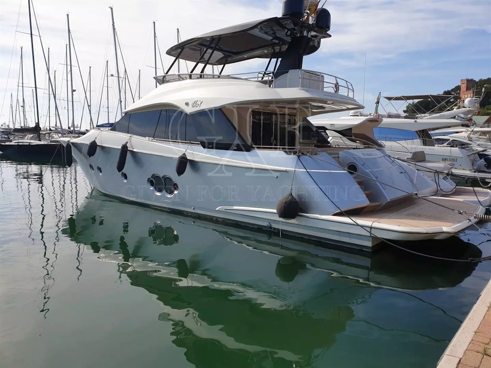Monte Carlo Yachts MCY 65 Yacht For Sale