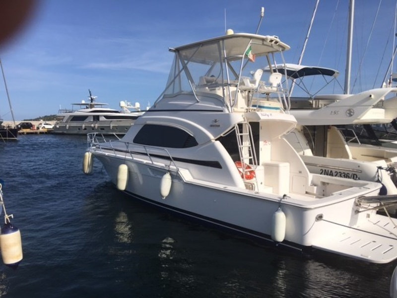 Picture Of: 44' Bertram 390 Convertible 2005 Yacht For Sale | 1 of 23