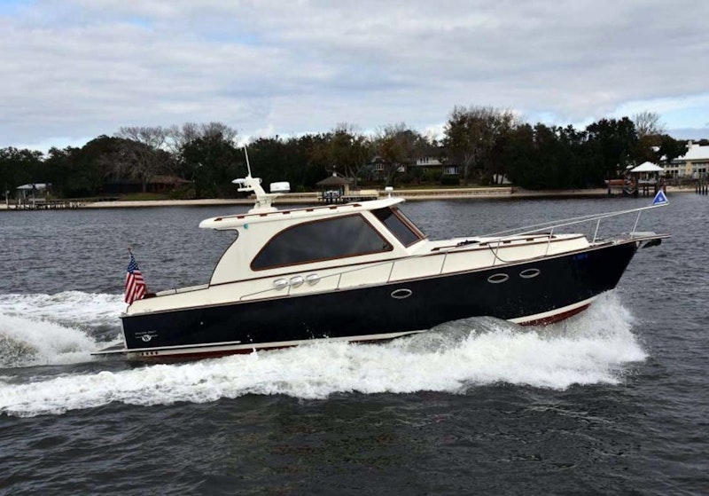 Picture Of: 41' Windsor Craft by Vicem Yacht 40' Hardtop 2009 Yacht For Sale | 1 of 16