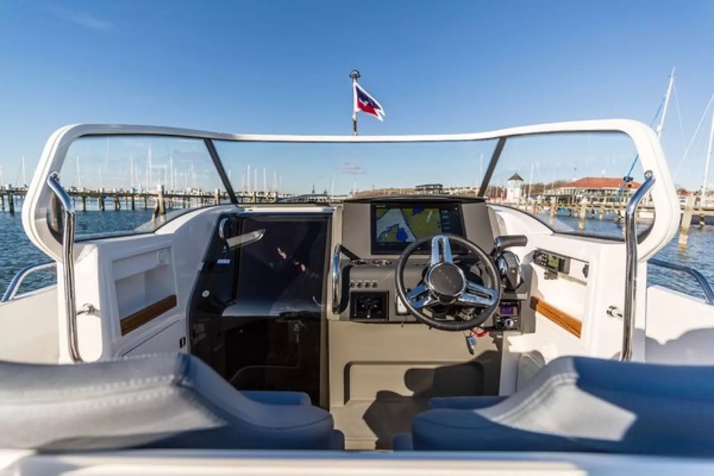 Nimbus T9 Yacht For Sale
