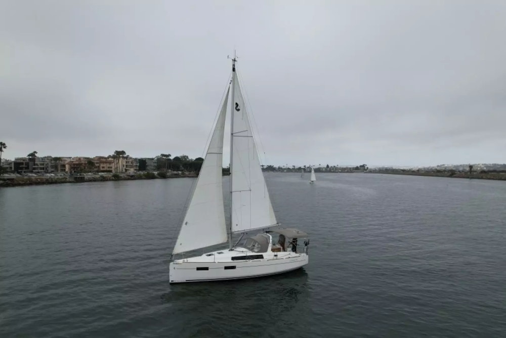 Beneteau Oceanis 35 Yacht For Sale