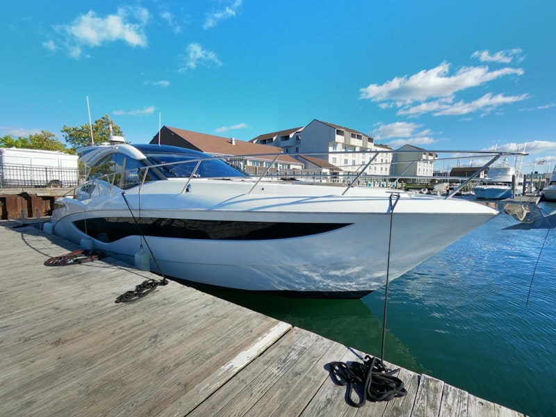 Galeon 485 HTS Yacht For Sale