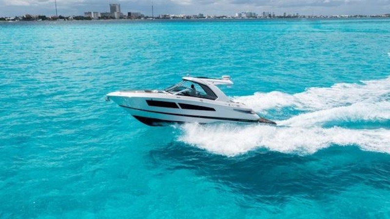 Four Winns H350 Yacht For Sale