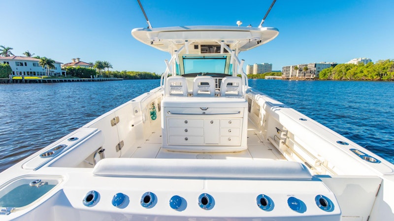 Boston Whaler Outrage Yacht For Sale