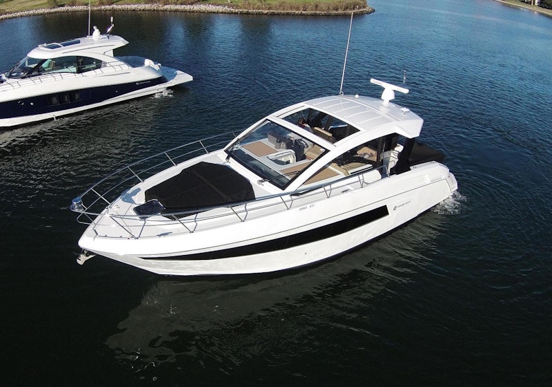 Cruisers Yachts 390 Sport Express Yacht For Sale