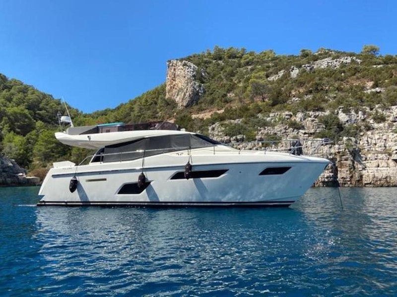 Ferretti Yachts 450 Yacht For Sale