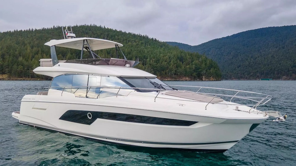 Prestige 520 FLY Yacht For Sale