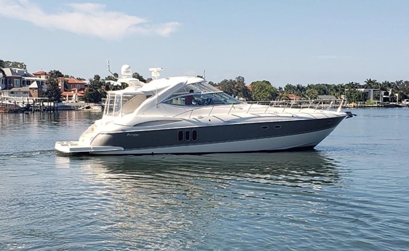 Cruisers 520 Express Yacht For Sale