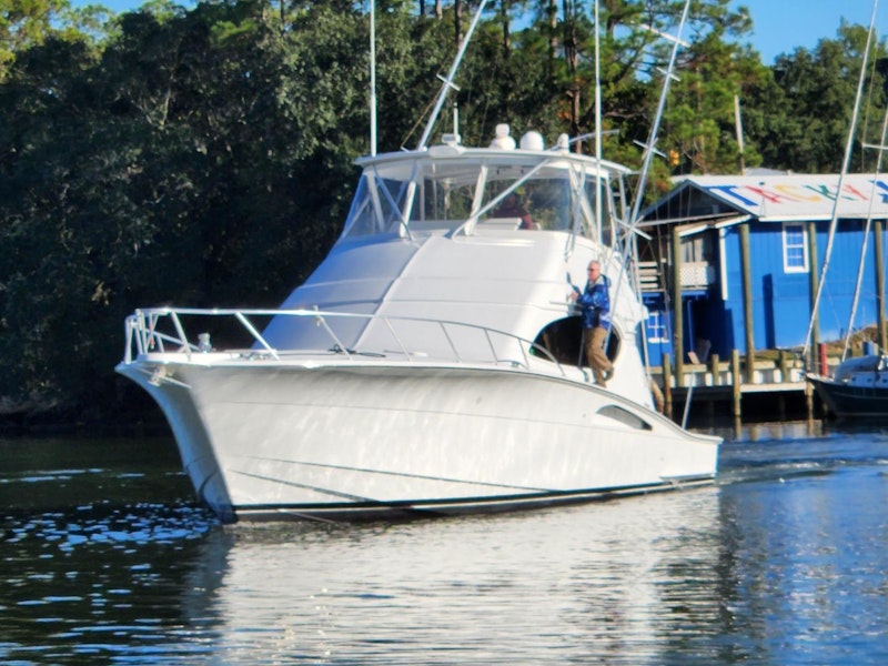 Hatteras 54 Convertible Yacht For Sale