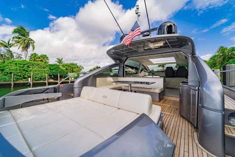 Pershing Express with Hardtop Yacht For Sale