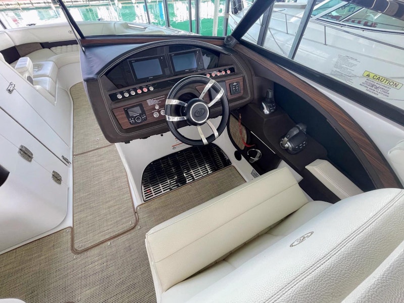 Cobalt R30 Yacht For Sale