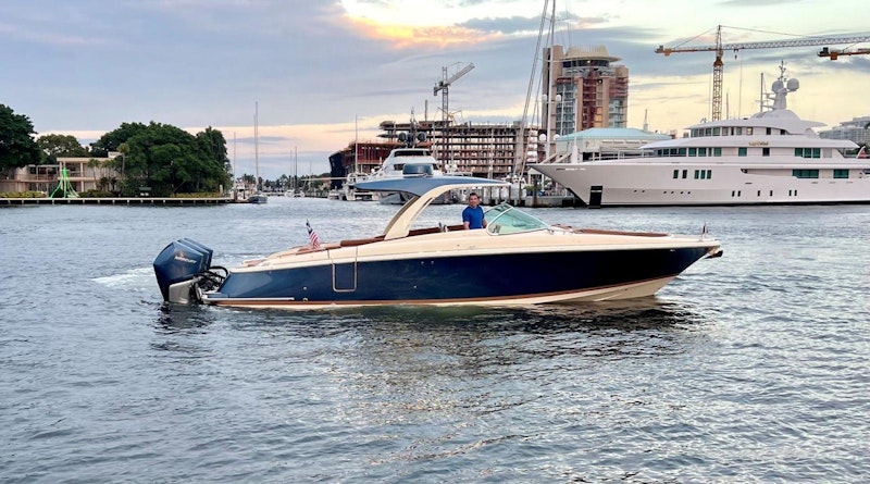 Chris-Craft Launch 35 GT Yacht For Sale