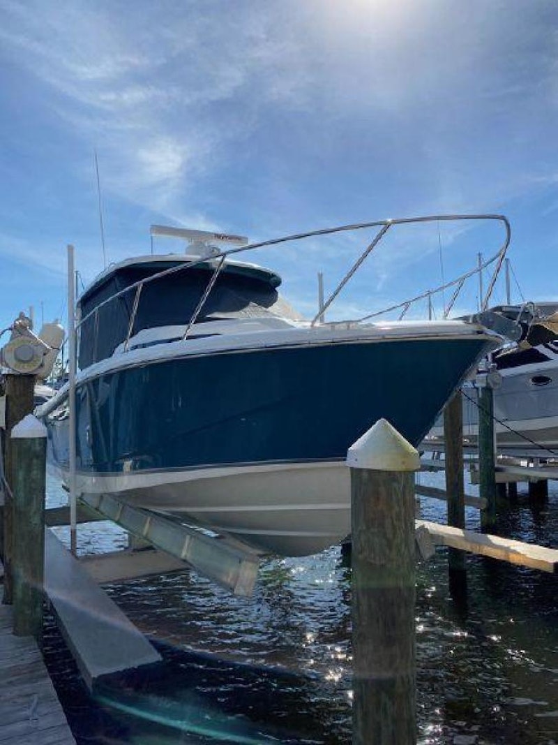 Boston Whaler 325 Conquest Yacht For Sale