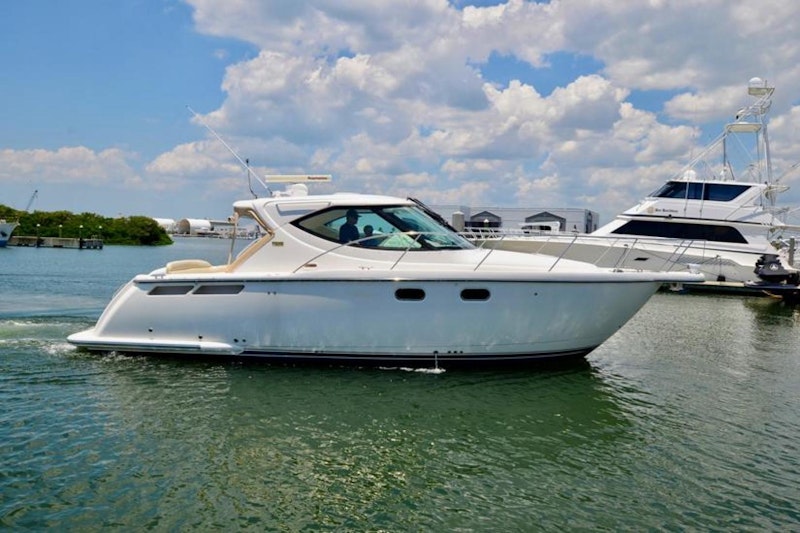 Tiara Yachts 3500 Sovran Yacht For Sale