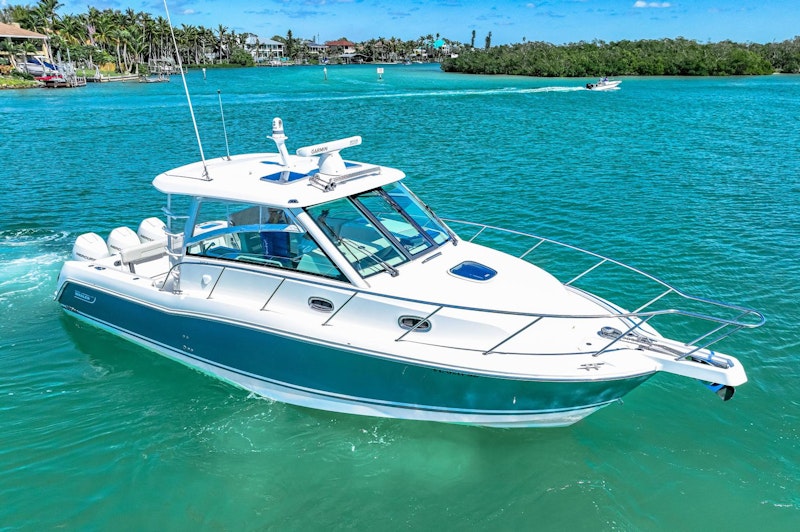 Boston Whaler  Yacht For Sale