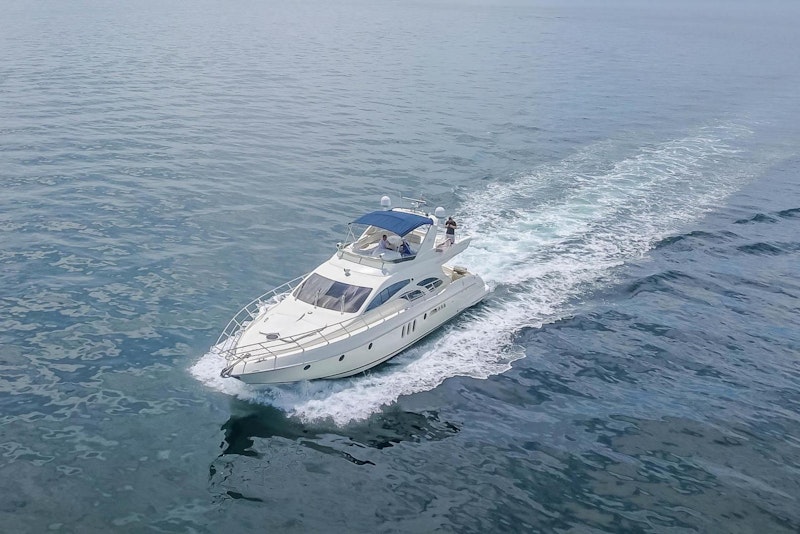 Azimut 62 Flybridge Yacht For Sale