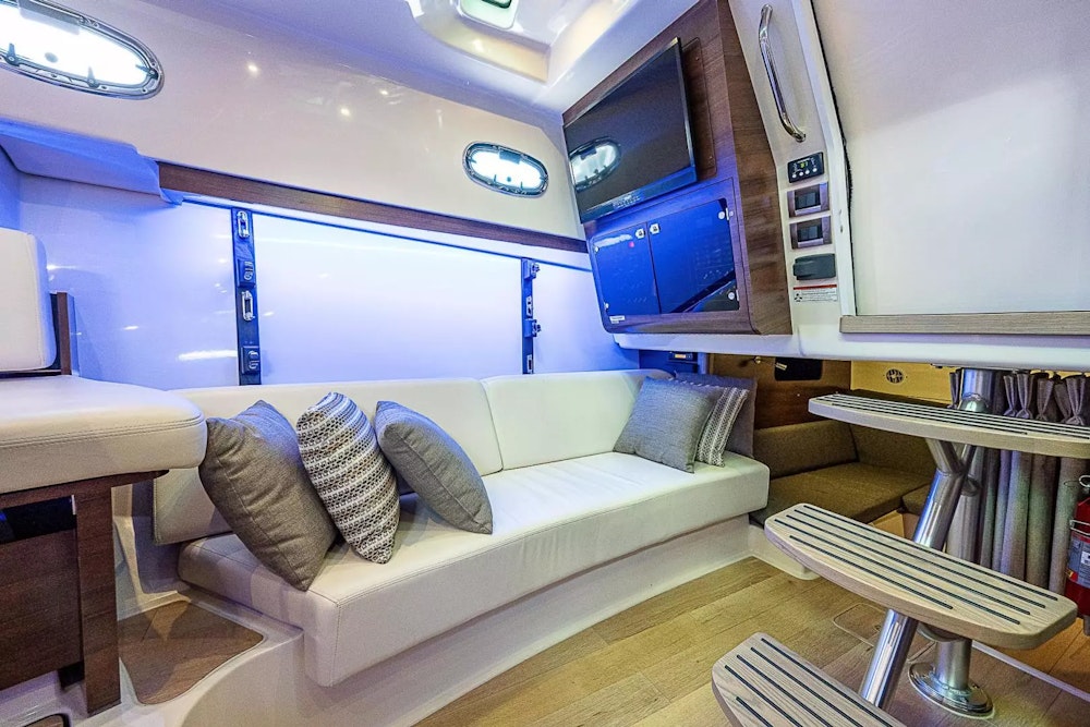 Boston Whaler 345 Conquest Yacht For Sale