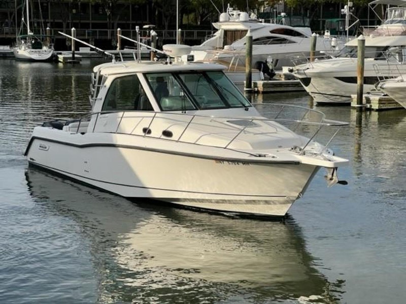 Boston Whaler 345 Conquest Yacht For Sale