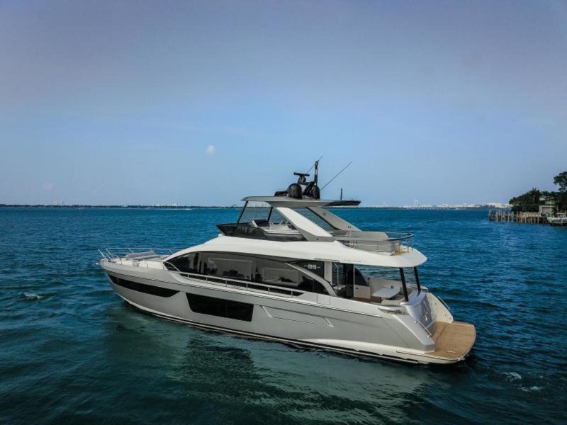 Azimut Fly 68 Yacht For Sale