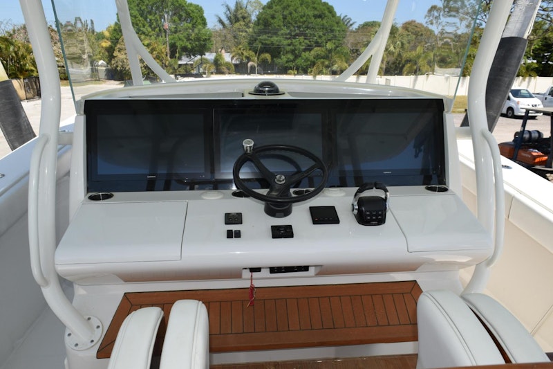 Jupiter 43 Center Console Yacht For Sale