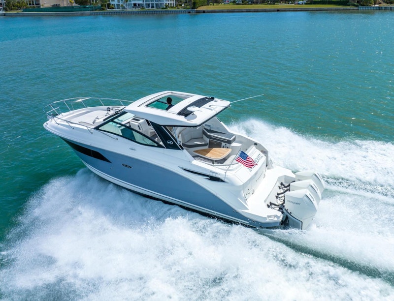 Sea Ray 320 OB Yacht For Sale