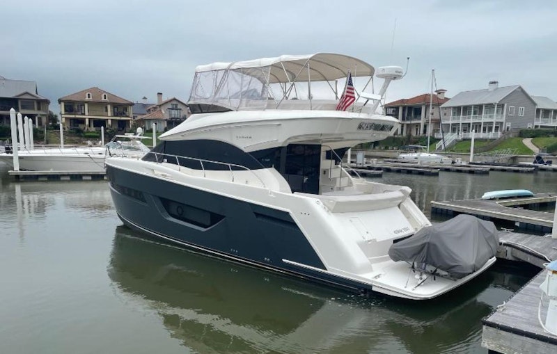 Carver C52 Yacht For Sale