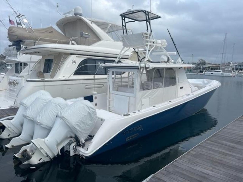 Everglades 435 CC Yacht For Sale