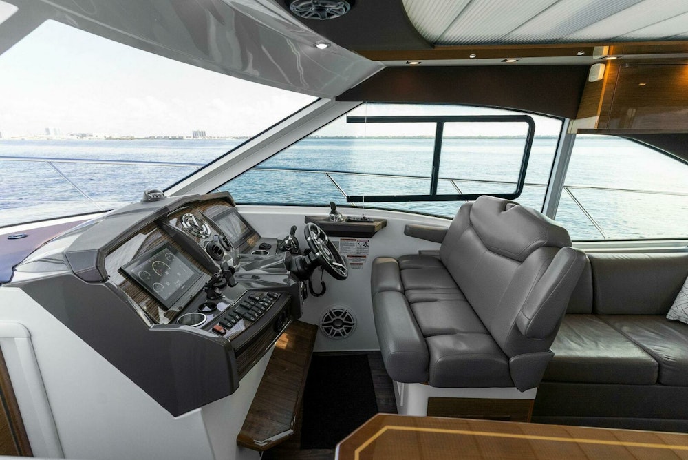Cruisers Yachts 45 Cantius Yacht For Sale