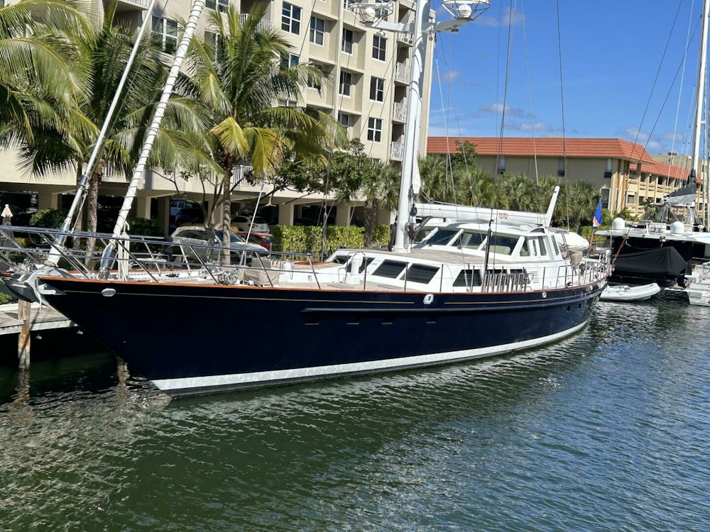 Palmer Johnson Cruising Sloop Yacht For Sale