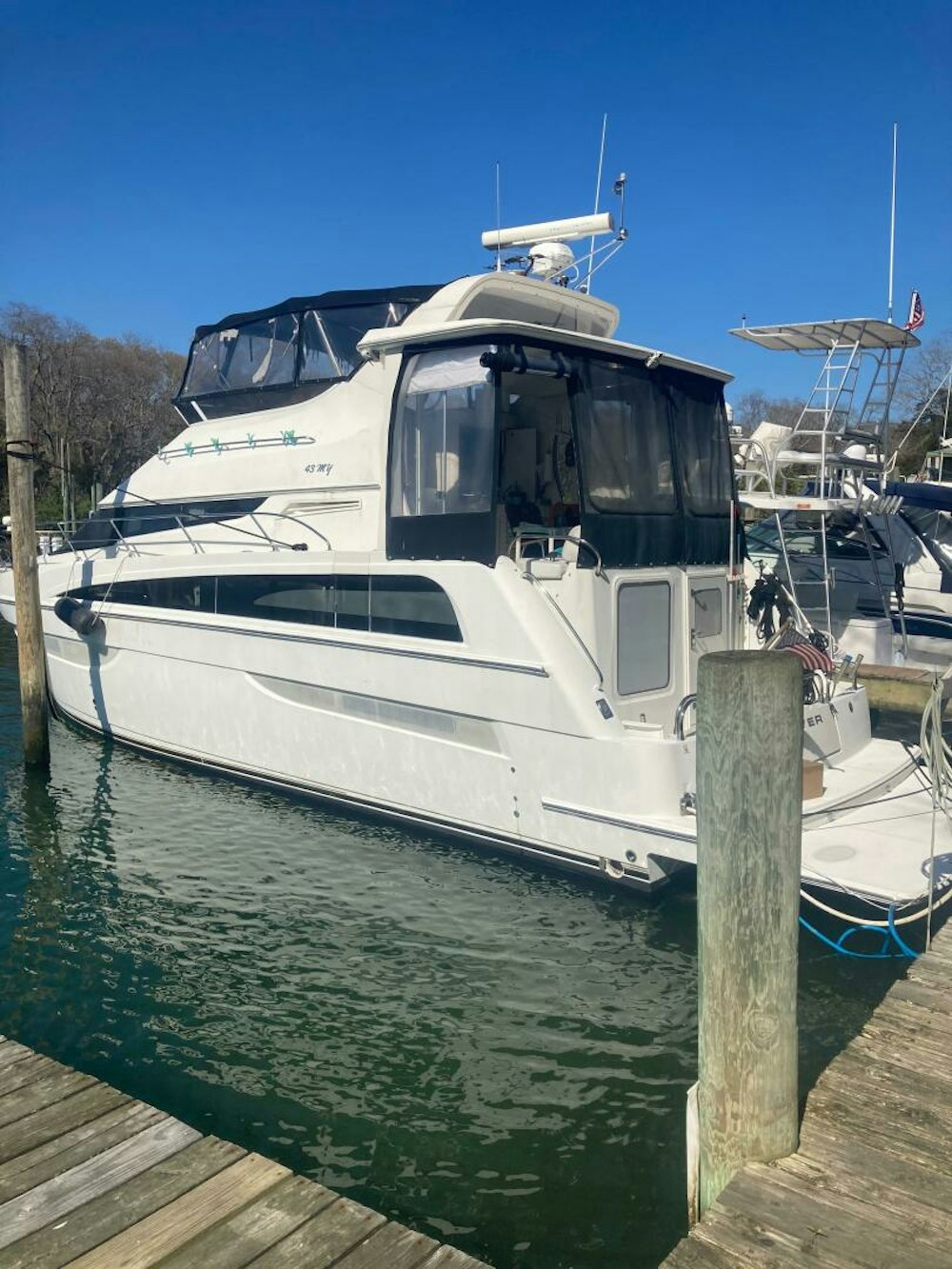 Carver 43 Motor Yacht Yacht For Sale