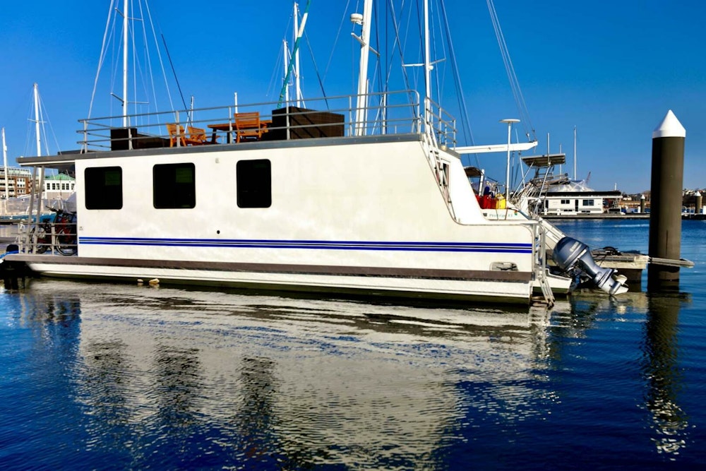 Catamaran Cruisers Houseboat Yacht For Sale