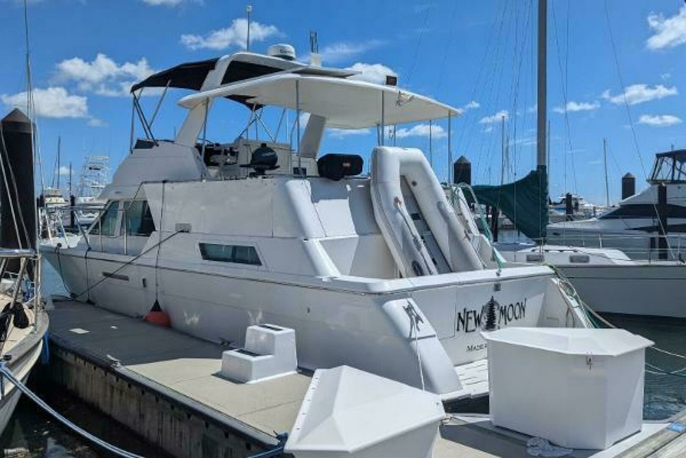 Hatteras 42 Cockpit Motoryacht Yacht For Sale