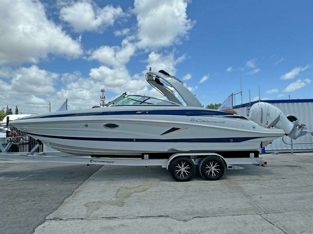 Crownline 290 XSS Yacht For Sale