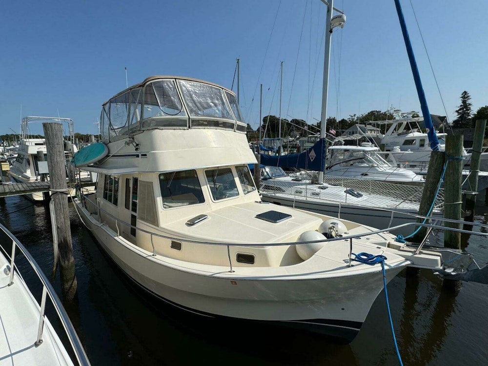 Mainship 400 Trawler Yacht For Sale