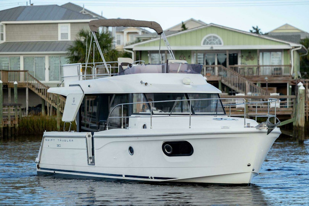 Beneteau Swift Trawler 30 Yacht For Sale