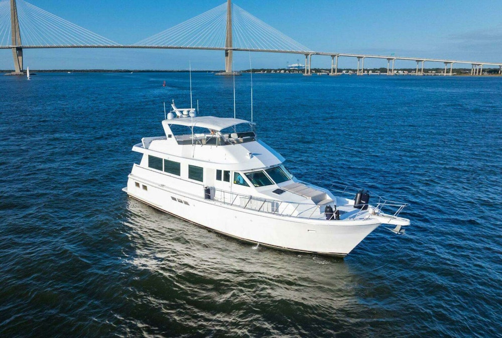 Hatteras Sport Deck Motor Yacht Yacht For Sale