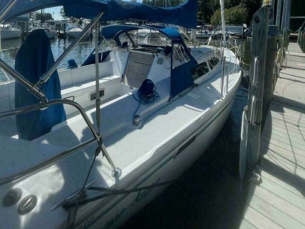 Catalina 320 Yacht For Sale