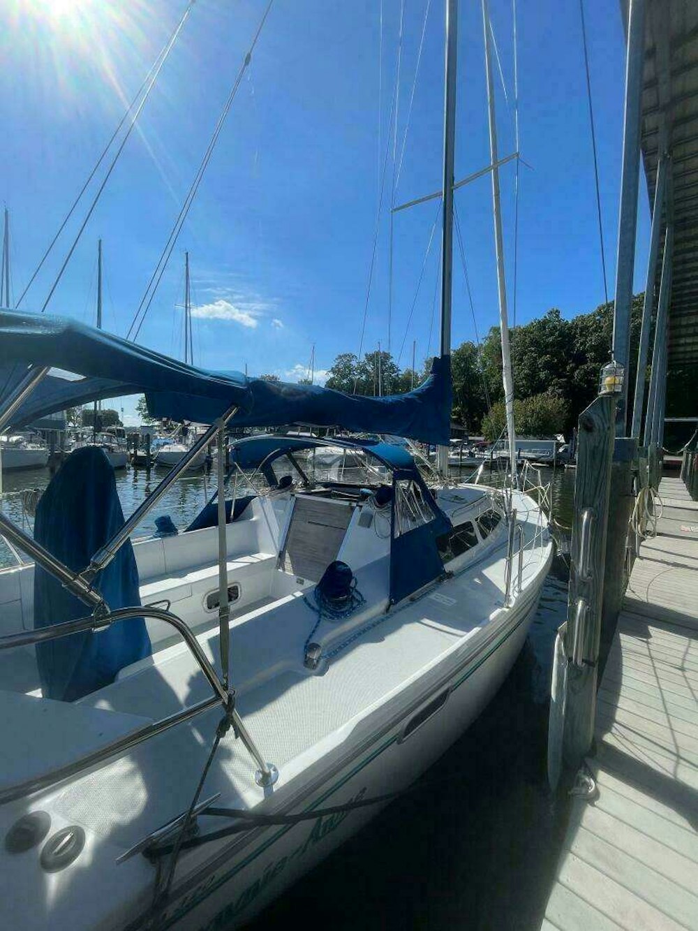 Catalina 320 Yacht For Sale